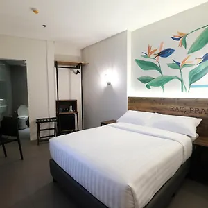 U Makati *** Makati City