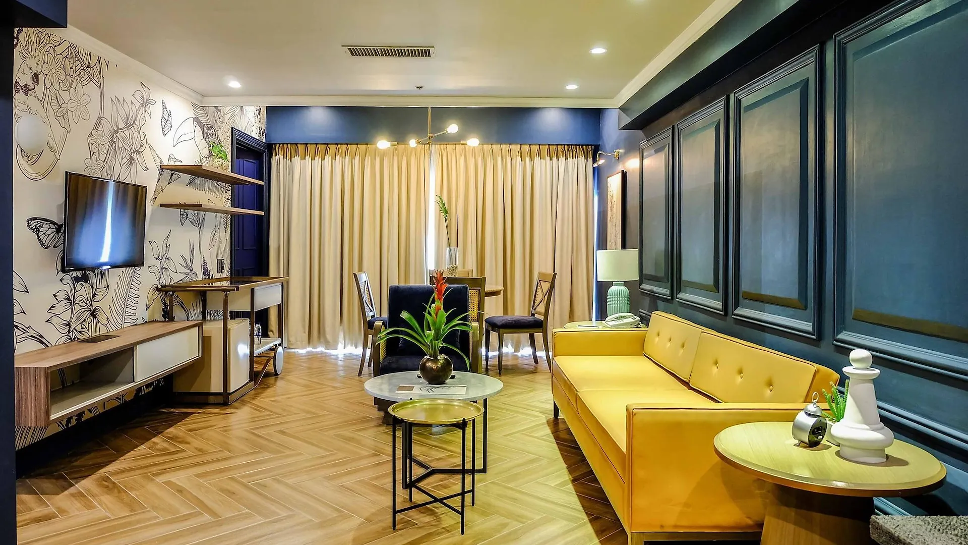 ****  Makati Palace Hotel Makati City Filipinler