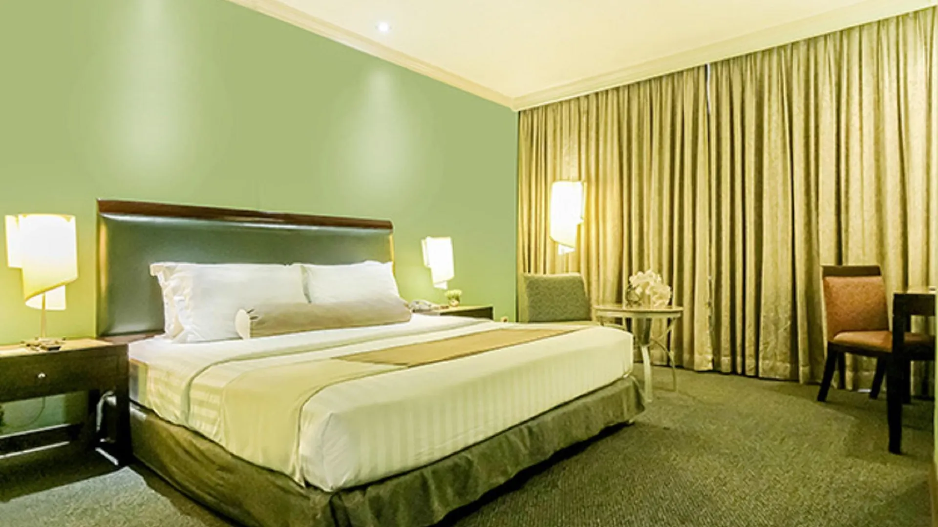 Makati Palace Hotel Makati City 4*,  Philippines