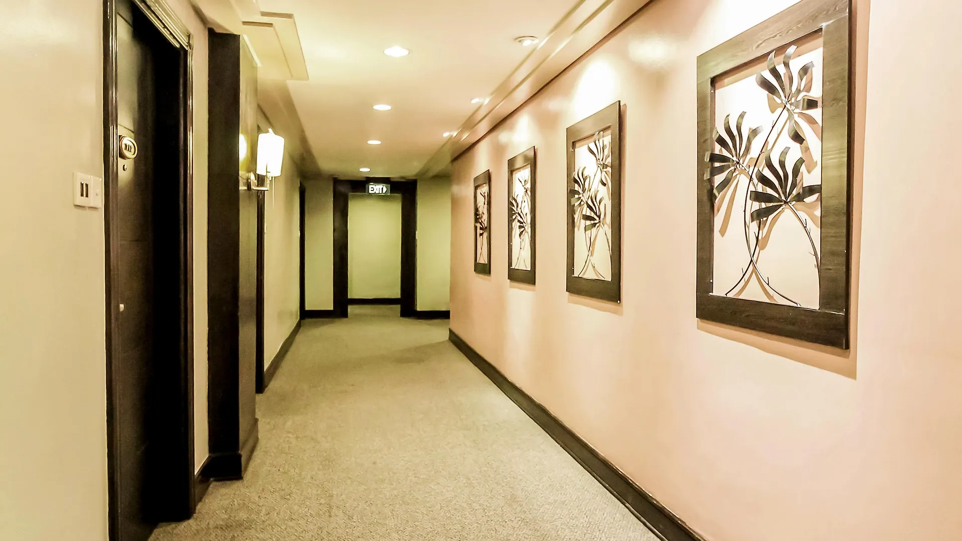 Makati Palace Hotel Makati City 4*,
