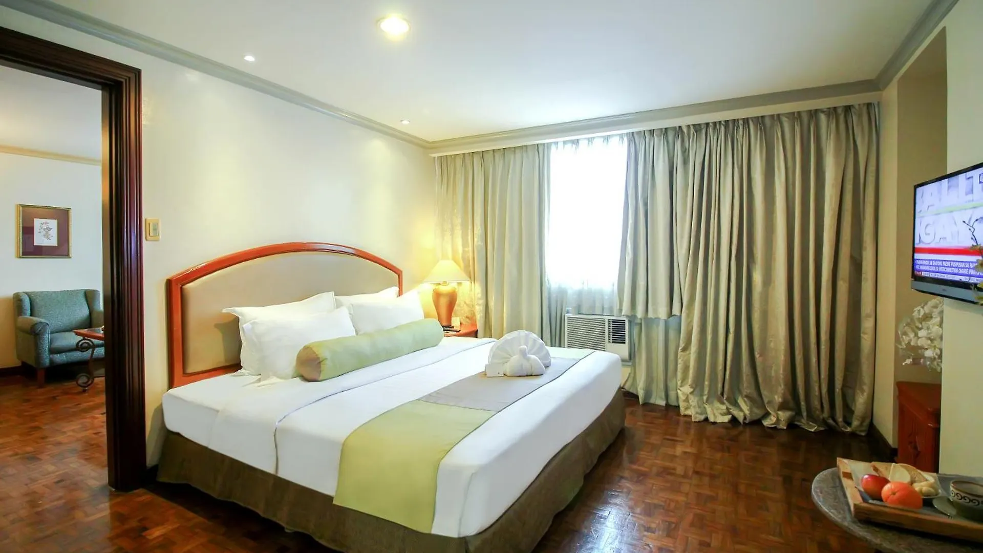 Makati Palace Hotel Makati City 4*,  Philippines
